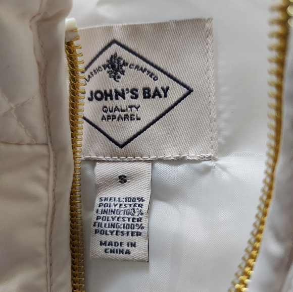 NWT  ST. JOHN'S BAY Ivory Puffer Vest Size Small - Picture 6 of 8